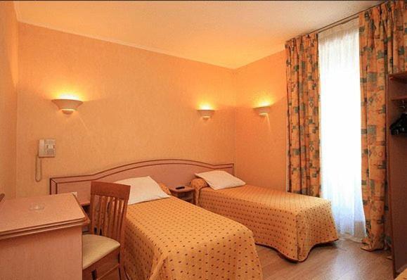 Marciano Hotel Gare Du Nord Paris Rum bild